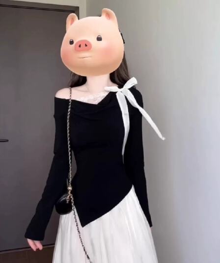 사람들 면 한 부서 이른 가을 비스듬한 어깨 의류 여성 순수한 욕망 디자인 센스 몸매 가꾸기 슬림해 보이는 새로운 긴팔 티셔츠 품격 착용 가져 가라.