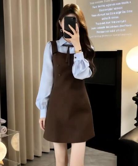 프랑스식 페이크 레이어드 멜빵 셔츠 드레스 아이들 조기 가을 2026 새로운 학원 스타일 품격 착용 가져 가라. 미니 스커트