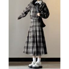 批发巨好看的运动套装<b class='q'>女</b>早秋韩系穿搭一整套外套格子<b class='q'>半身裙</b>休闲两件套