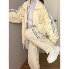 批发学生<b class='q'>休闲</b>运动<b class='q'>套装</b>女秋季高级感韩版条纹刺绣风衣外套阔腿裤两件套