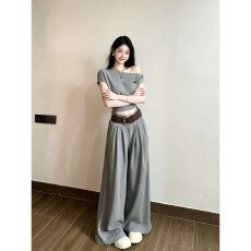 盐系高级感运动服套装女夏季显瘦时尚斜肩短袖阔腿裤休闲两件套潮