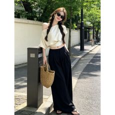 批发韩系时尚甜美风运动套装<b class='q'>女</b>夏季气质斜肩短袖上衣阔腿裤休闲<b class='q'>两件套</b>