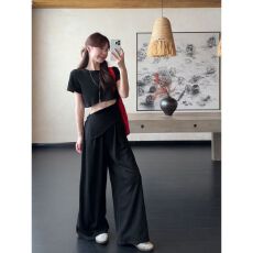 批发灰色套装露腰短袖T恤<b class='q'>女</b>夏季小众设计感<b class='q'>休闲裤</b>阔腿裤甜<b class='q'>酷</b>两件套潮