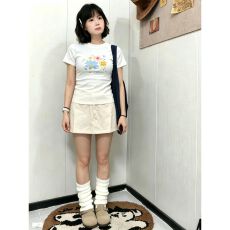 批发美式复古花朵<b class='q'>印花</b>白色正肩短袖T恤女夏季简约学生<b class='q'>短裤</b>裙两件套潮