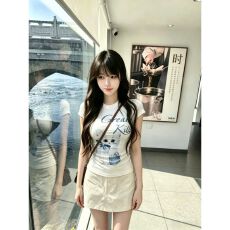 批发<b class='q'>夏</b>日可爱风小猫印花短袖T恤女小众设计显瘦百搭杏色短裤裙两件套