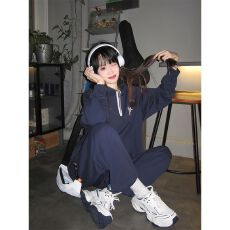 批发设计感连帽卫衣卫裤<b class='q'>运动服</b>套装女秋季盐系炸街宽松大码<b class='q'>休闲</b>两件套