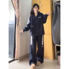 批发韩系条纹运动休闲双拉链连帽<b class='q'>开衫</b><b class='q'>卫衣</b>套装女秋冬款宽松时尚两件套