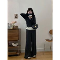 批发早秋减龄穿搭一整套女时尚假两件连帽上衣高腰<b class='q'>休闲</b><b class='q'>运动</b>两件套裤子