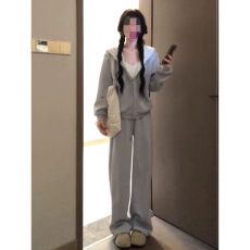 批发韩系气质小碎花连帽卫衣套装女秋季宽松<b class='q'>显瘦</b>阔腿裤休闲<b class='q'>运动</b>两件套