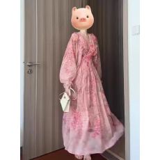 批发法式茶歇v领碎花灯笼袖<b class='q'>连衣裙</b>女早春气质穿搭高级感海边绝美长裙