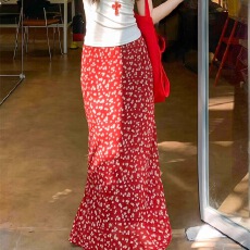 批发韩系设计感红色小碎花半身裙女2025年<b class='q'>夏</b>季复古高腰显瘦百搭长裙子