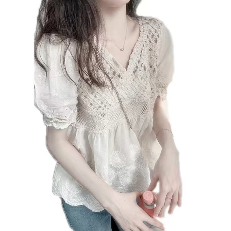 여름 여성 인터넷 유명인 프랑스식 홀로우 아웃 거품 소매 V넥 티셔츠 쉬폰 인형 셔츠 디자인 센스 작은 대중 맨위 쇄골