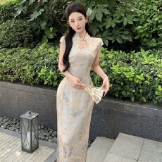 批发改良旗袍连衣裙女气质修身包臀裙子新中式国风清冷感水滴领贝壳袖