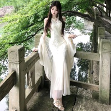 批发改良旗袍新中式女连衣裙高级感<b class='q'>复古</b>国风女装重工提花收腰包臀裙子