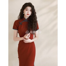 批发新中式故宫红旗袍2026春夏女中国风高级感<b class='q'>复古</b>气质订婚日常连衣裙