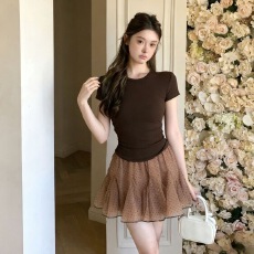 批发法式复古气质套装女<b class='q'>春</b>季2026新款短袖T恤上衣高腰波点短裙两件套