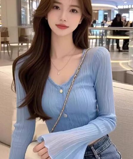 순수한 욕망 바람 파란색 V넥 망사 나팔 소매 기본 셔츠 여성 작은 대중 디자인 센스 몸매 가꾸기 슬림해 보이는 쇼트 스타일 작은 맨위