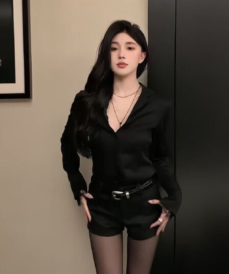 크 사이 리 꽃 디자인 센스 레이스 조각 긴팔 셔츠 여성 봄 여름 새로운 핫걸 바람 몸매 가꾸기 슬림해 보이는 셔츠