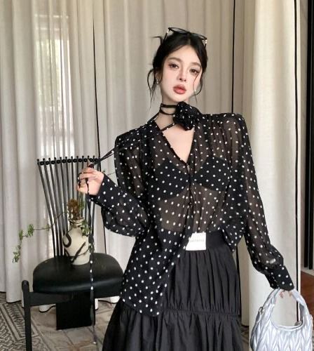 프랑스식 작은 대중 Chic 도트 무늬 V 넥 셔츠 루즈핏 경기 목 꽃 진주 버클 Chic 마이크로 ~을 통해 긴팔 셔츠 여성 의류
