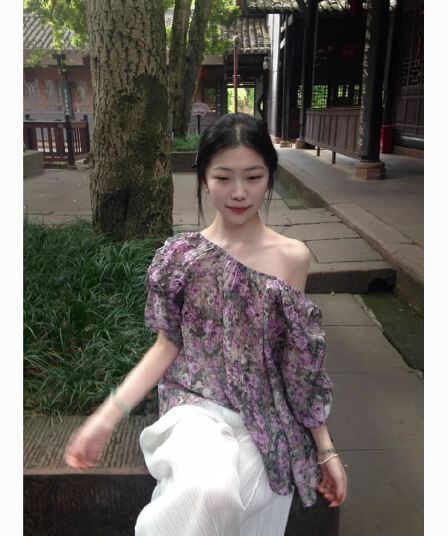 한 부서 보라색 꽃무늬 오프숄더 반팔 셔츠 여자 여름 자이언트 잘 생긴 작은 키 품격 루즈핏 작은 셔츠 맨위