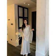 批发不规则气质斜肩针织防晒罩衫女夏季时尚套装缎面吊带连衣裙两件套