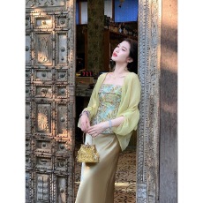 批发浅金落影新款春夏裙清新绿三件套女春出游印花高级感<b class='q'>缎面</b>半身裙