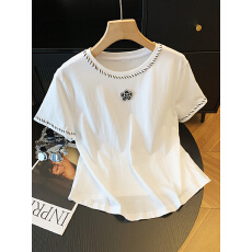 批发实拍 白色<b class='q'>花朵</b>刺绣短袖<b class='q'>t</b><b class='q'>恤</b>设计感女小众夏季新款简约百搭体恤上衣