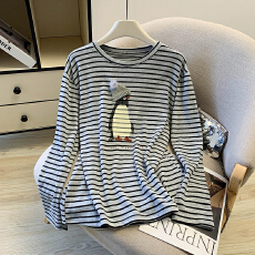 批发实拍灰色条纹圆领长袖T恤女春秋2026春季新款宽松体恤外穿<b class='q'>上衣</b>