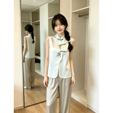 批发实拍 新中式杏色竹子缎面立领马甲2026女春<b class='q'>夏</b>季国风背潮
