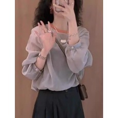 批发简约俏皮活泼显瘦上衣2025款设计感撞色圆领网纱拼接女