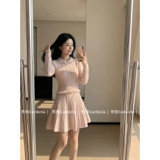 批发巨好看的粉色针织套装初冬小个子穿搭女2026新款上衣半身裙两件套
