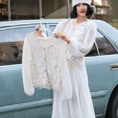 批发新款法式温柔风白色蕾丝镂空雪纺长袖衬衫女设计感小众高级感上衣