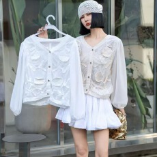 批发新款法式温柔风白色蕾丝镂空雪纺长袖衬衫女设计感小众高级感上衣