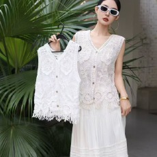 批发法式V领蕾丝刺绣马甲背心大码女装叠穿夏季轻薄叠穿无袖开衫上衣