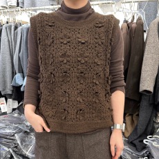 批发新品慵懒镂空针织背心吊带女无袖钩花上衣空气感微透夏装百搭时尚