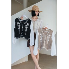 批发新款法式镂空<b class='q'>钩花</b>拼接短款<b class='q'>雪纺</b>衫女设计感复古气质V领显瘦<b class='q'>上衣</b>潮