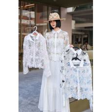 批发<b class='q'>欧美</b>风夏季女性感纯色蕾丝刺绣镂空花朵长袖衬衫女开衫度假上衣