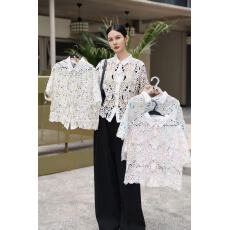 批发欧美风夏季女性感纯色蕾丝刺绣镂空花朵<b class='q'>短袖</b>衬衫女开衫度假上衣