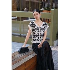 批发度假风镂空钩花v领<b class='q'>马甲</b>针织衫女夏新款扇形小飞袖韩系上衣女甜美