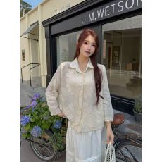 批发新款法式蕾丝镂空刺绣<b class='q'>衬衫</b>女夏季森系文艺防晒开衫长袖上衣