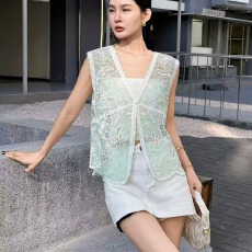 批发甜美旅行勾花镂空马甲上衣女休闲<b class='q'>宽松</b>外穿内搭无袖夹叠穿背心