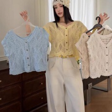 批发法式V领镂空钩花<b class='q'>针织</b>衫女装春季叠穿减龄百搭简约<b class='q'>罩衫</b>单排扣上衣