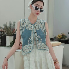 批发民族风V领钩花刺绣<b class='q'>马甲</b>女夏季复古<b class='q'>牛仔</b><b class='q'>背心</b>无袖坎肩叠穿上衣