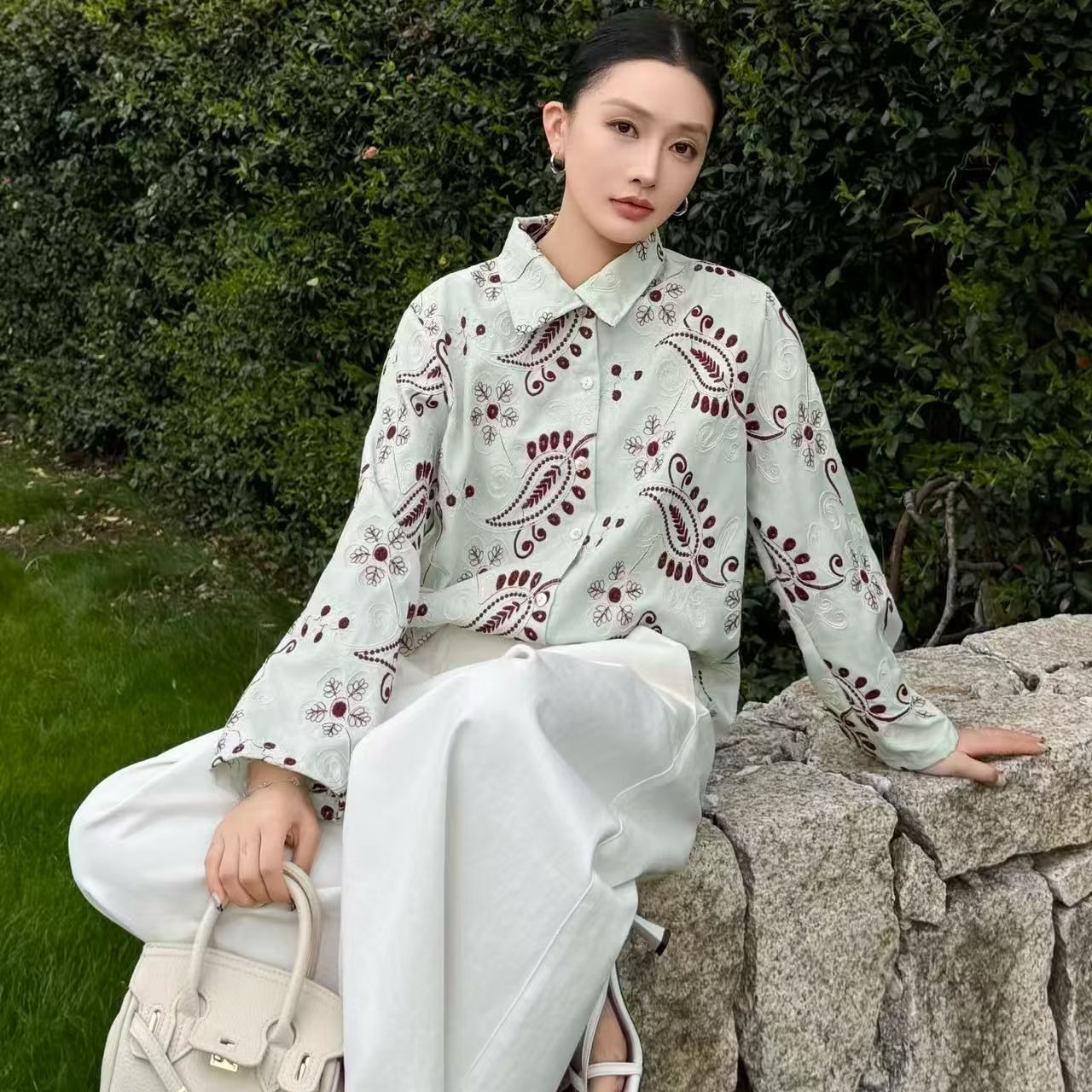 새로운 아름다운 자수 자수 자수 자수 레트로 루즈핏 반팔 아마 셔츠 여름 드레스