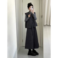 批发设计感<b class='q'>时尚</b>单排扣背心马甲内搭纯色打底衫上衣女秋季阔腿裤三件套