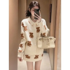 批发减龄洋气白色卡通提花毛衣套装穿搭女年新款针织上衣半身裙两件套