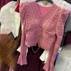 批发加绒喇叭泡泡袖<b class='q'>衬衫</b>女冬纯欲法式名媛v领上衣蕾丝内搭打底衫