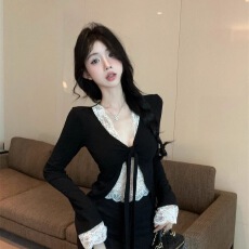批发法式蕾丝假两件黑色长袖T恤女早秋季V领修身打底衫巨好看轻熟上衣