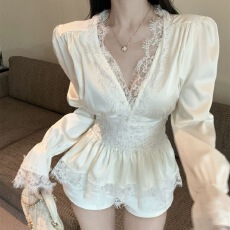 批发春秋法式别致辣妹蕾丝花边v领缎面衬衫女设计感小众收腰<b class='q'>长袖</b>上衣