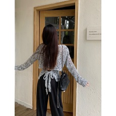 批发设计感慵懒撞色轻薄<b class='q'>针织衫</b>毛衣秋季新款绑带镂空<b class='q'>宽松</b>百搭长袖上衣